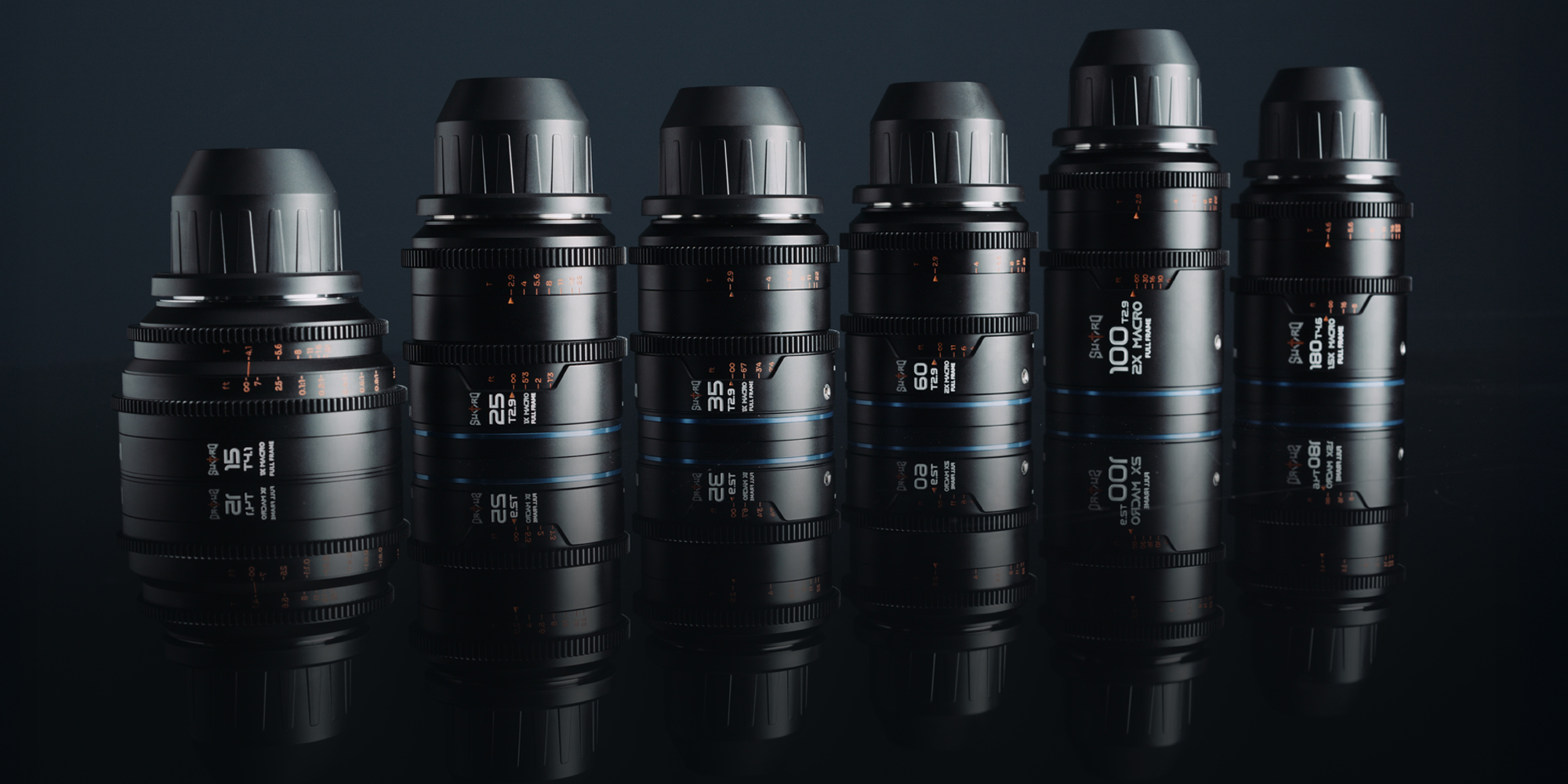 Obiektywy Laowa Sword 15, 25, 35, 60, 100, 180 mm - zdjęcie produktowe na czarnym tle